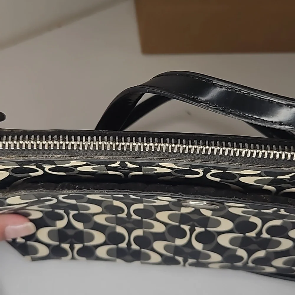 Authentic Coach Monogram Set - Picture 8 of 9